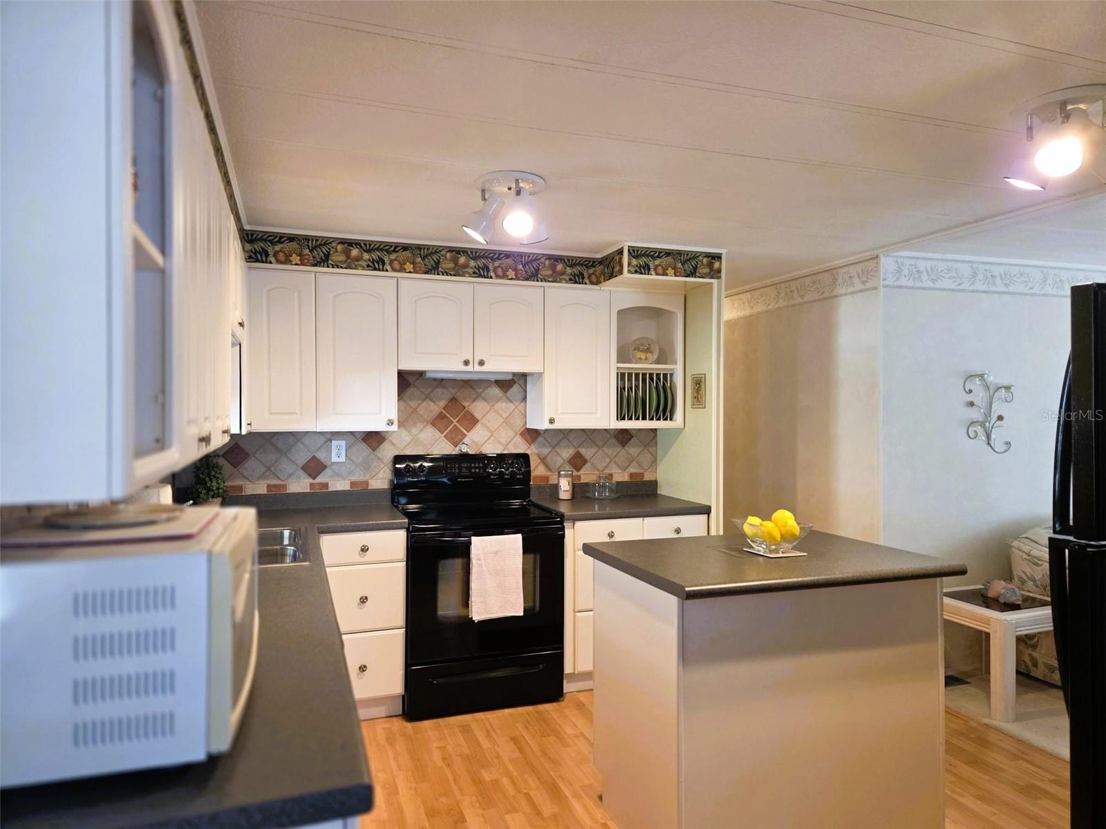 OAKWOOD MANOR - Residential