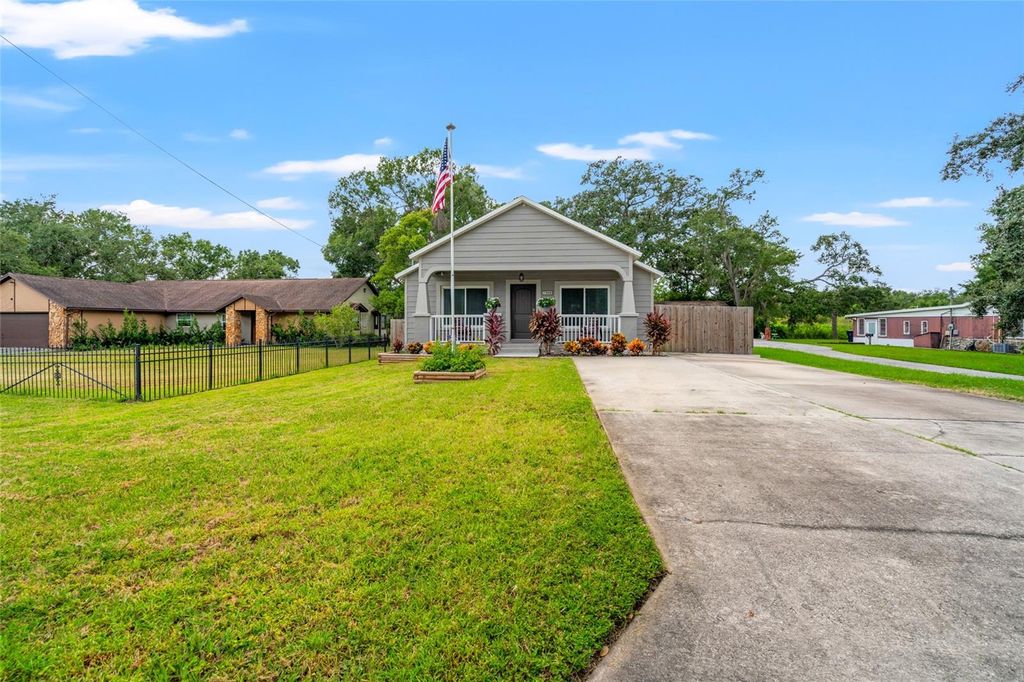 Photo of 7908 Lakeshore Drive, Tampa, FL 33604 (MLS # TB8424738)