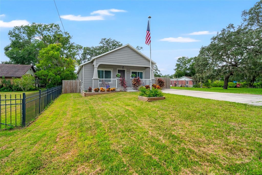 Photo of 7908 Lakeshore Drive, Tampa, FL 33604 (MLS # TB8424738)