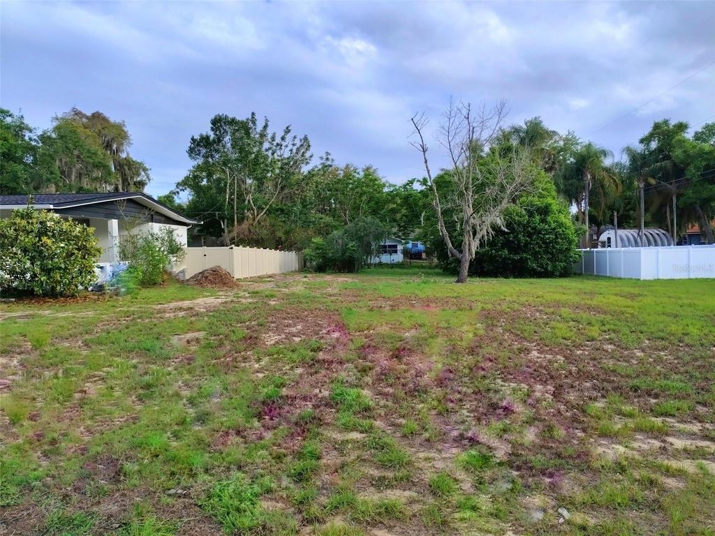 Photo of 0 E Myrtle Street, Howey In The Hills, FL 34737 (MLS # G5110632)