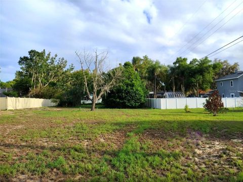 Photo of 0 E Myrtle Street, Howey In The Hills, FL 34737 (MLS # G5110632)