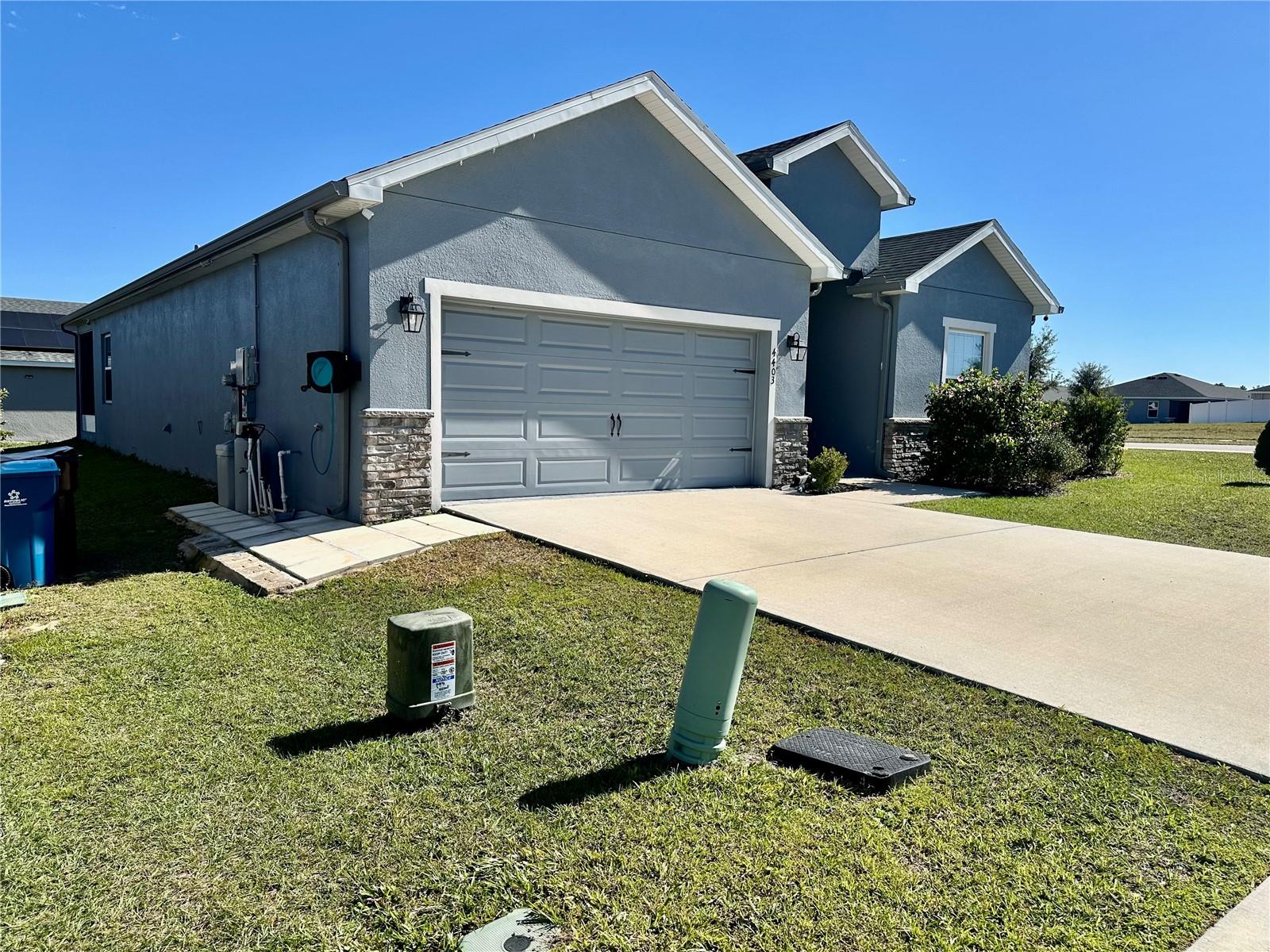 4403 HUMMINGBIRD LANE