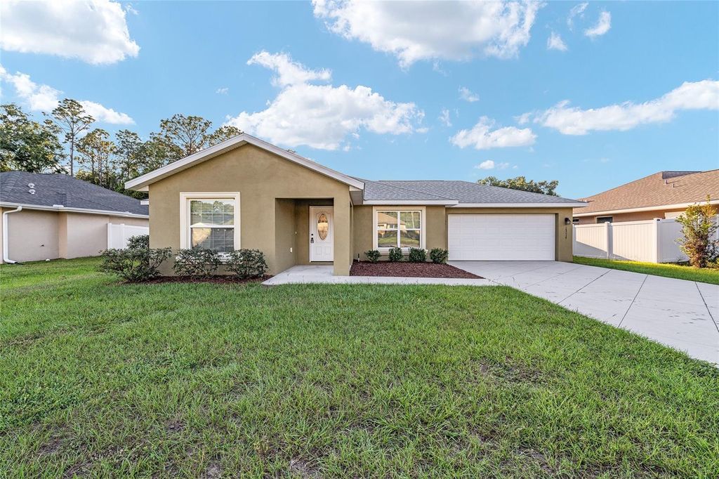 Photo of 15814 SE 84th Terrace, Summerfield, FL 34491 (MLS # G5102825)