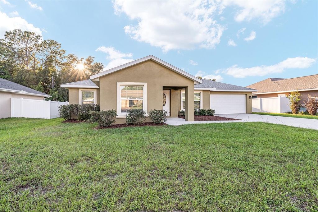 Photo of 15814 SE 84th Terrace, Summerfield, FL 34491 (MLS # G5102825)