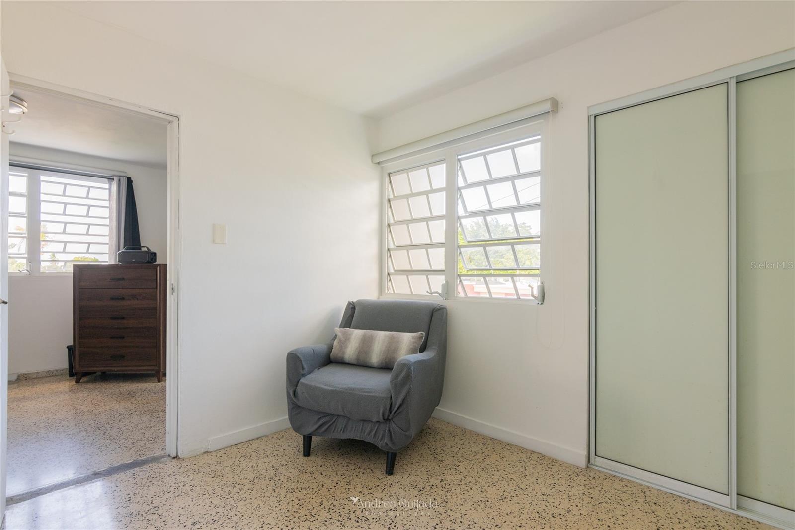 COUNTRY CLUB - Residential