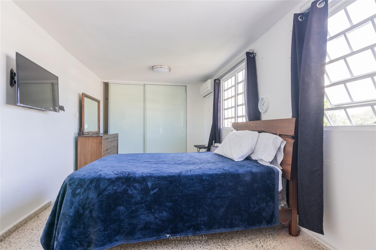 COUNTRY CLUB - Residential