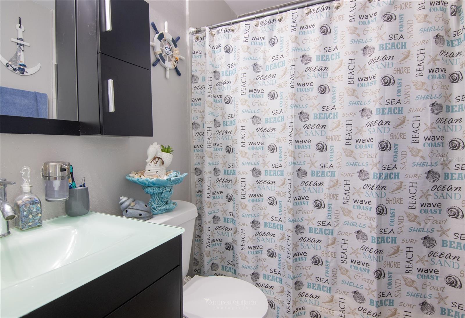 COUNTRY CLUB - Residential