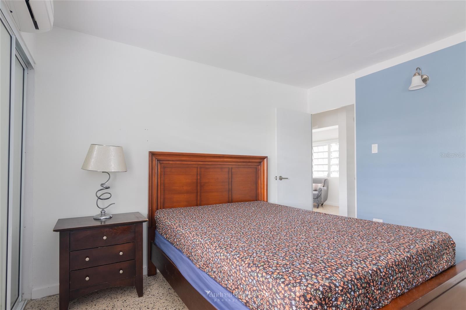 COUNTRY CLUB - Residential