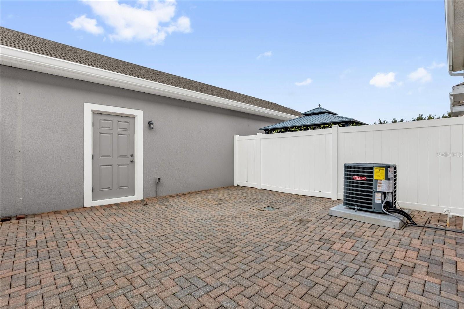 SIGNATURE LKS-PCL 01D PH 01 - Residential