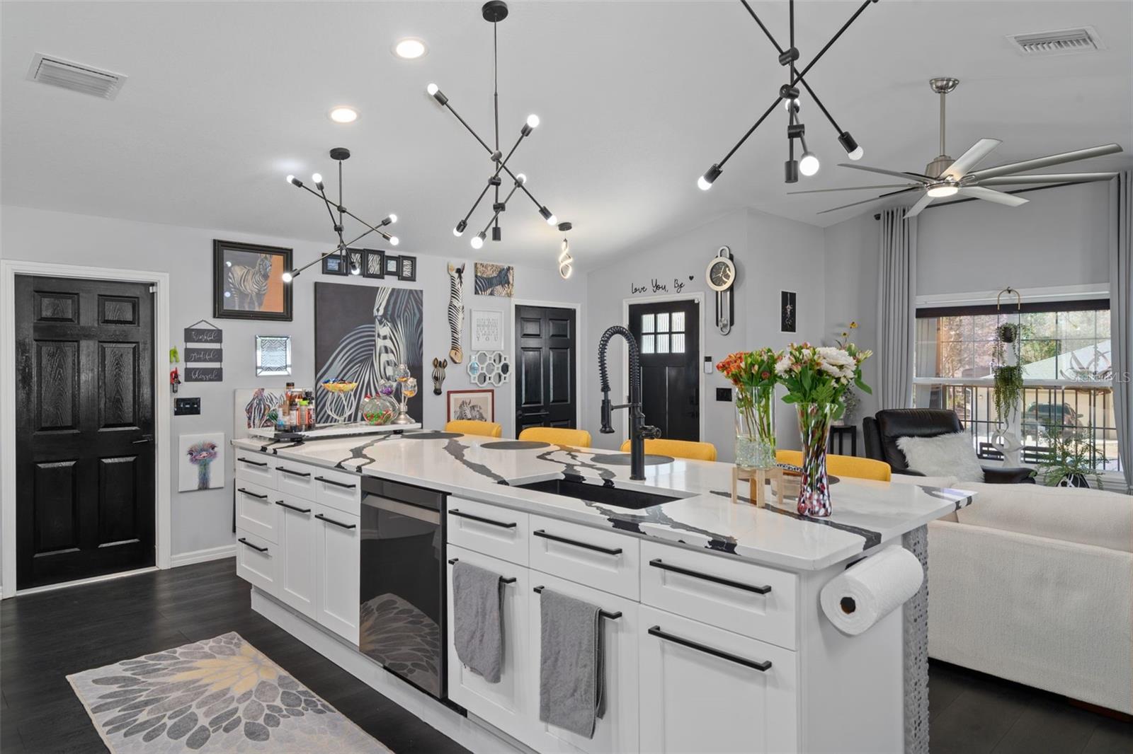 ROYAL HIGHLANDS - Residential