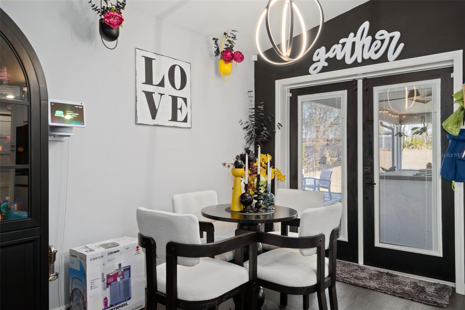 ROYAL HIGHLANDS - Residential