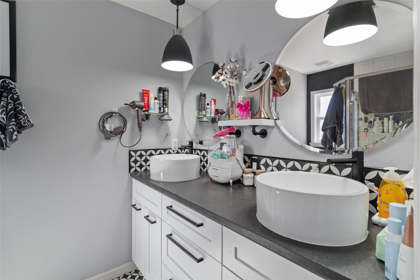 ROYAL HIGHLANDS - Residential