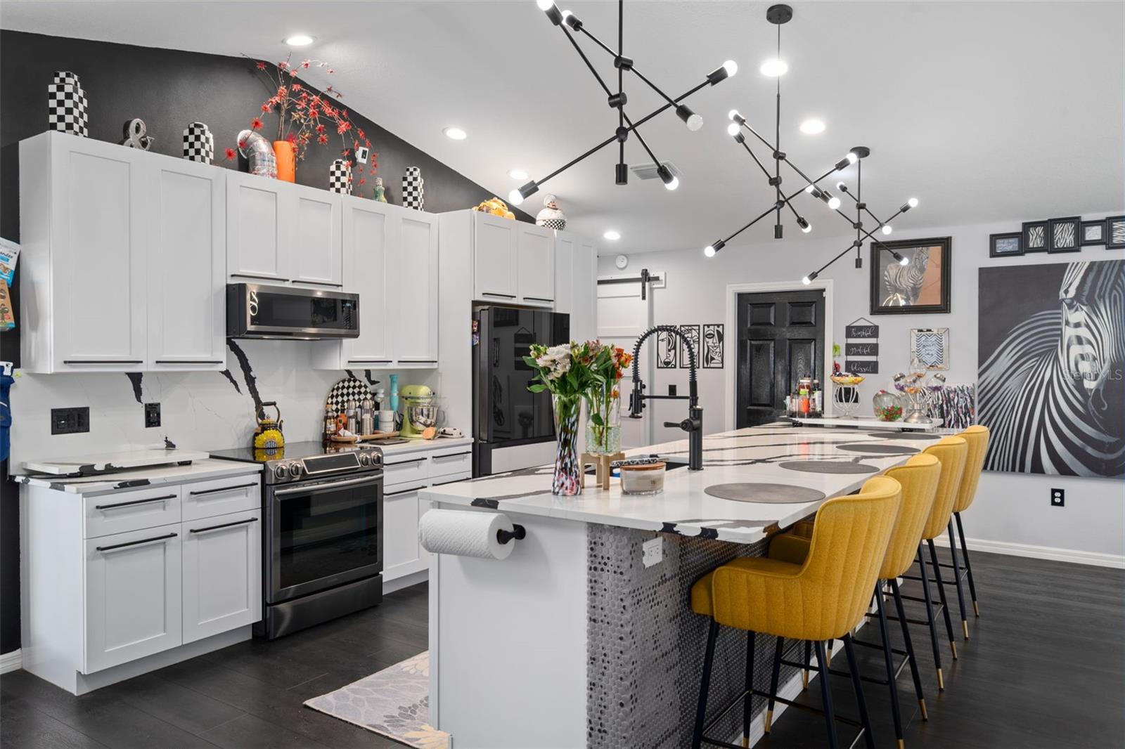 ROYAL HIGHLANDS - Residential