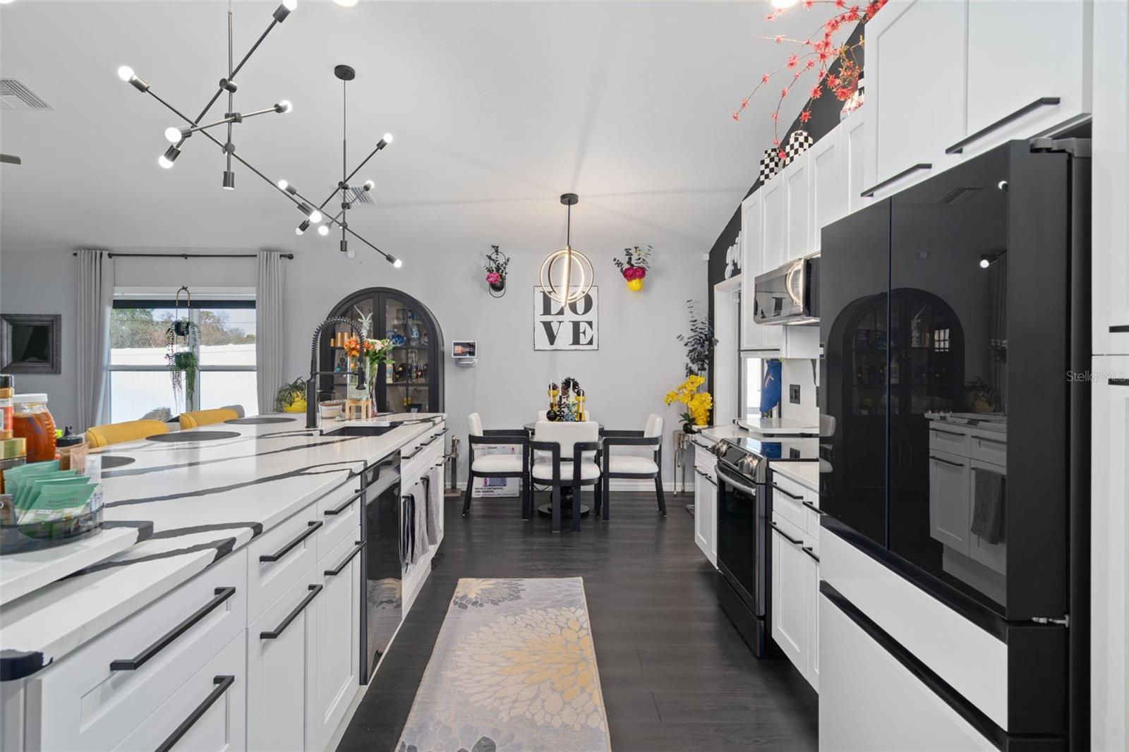 ROYAL HIGHLANDS - Residential