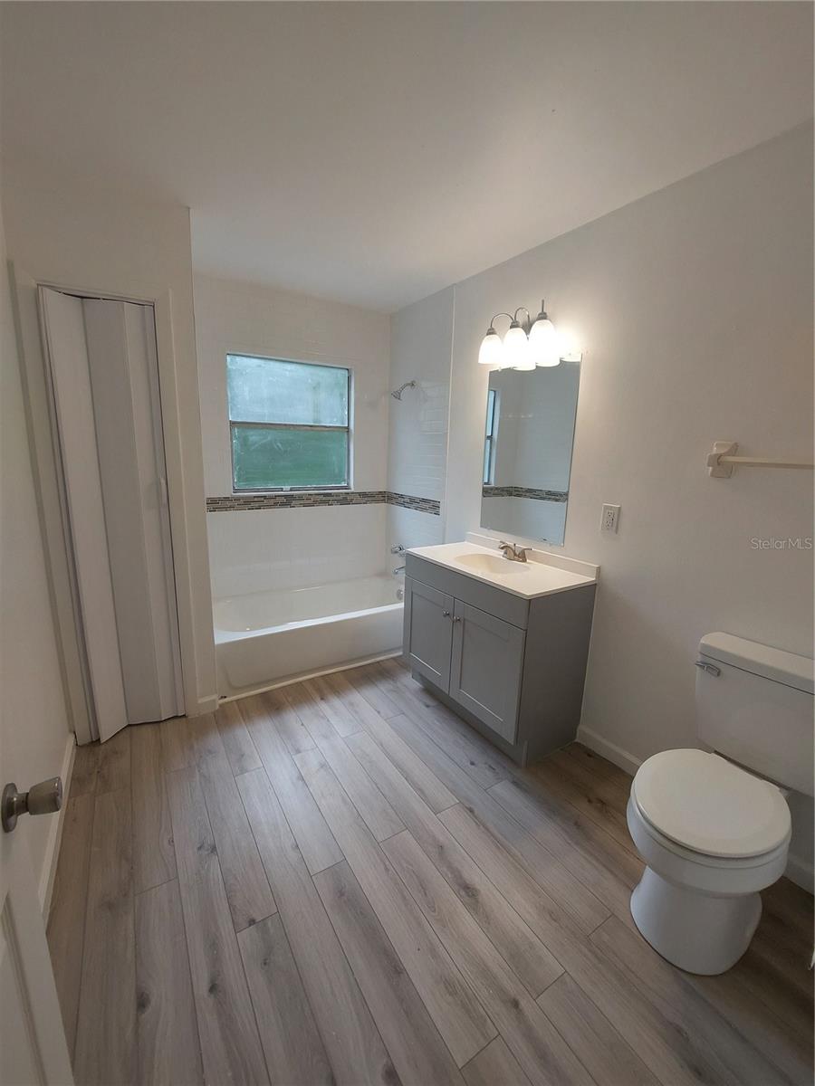 BLUE LAKE - Residential