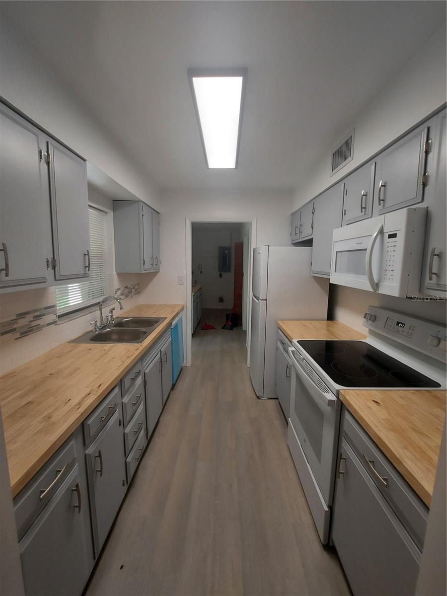 BLUE LAKE - Residential