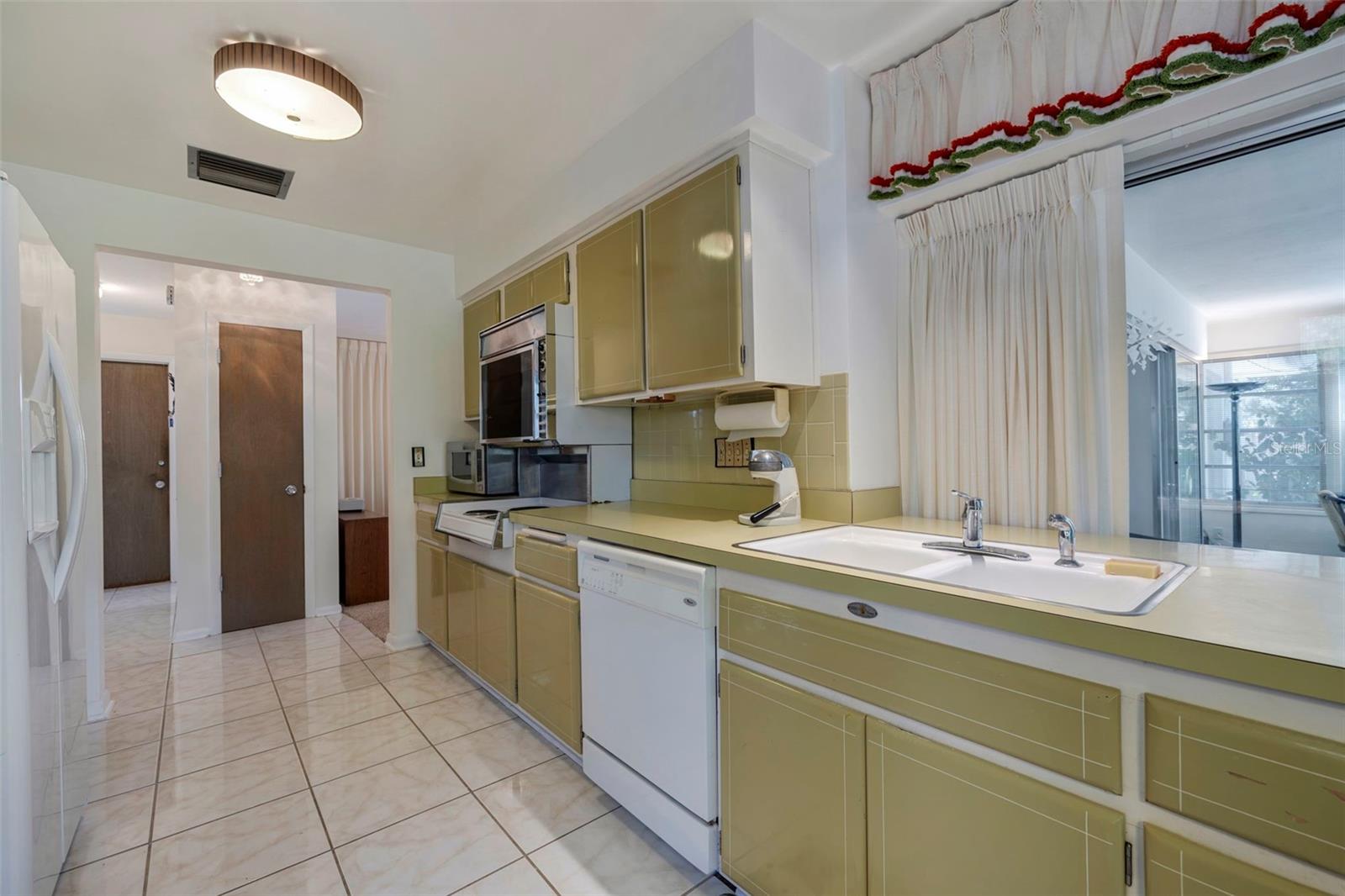 LAKEWOOD ESTATES SEC B - Residential