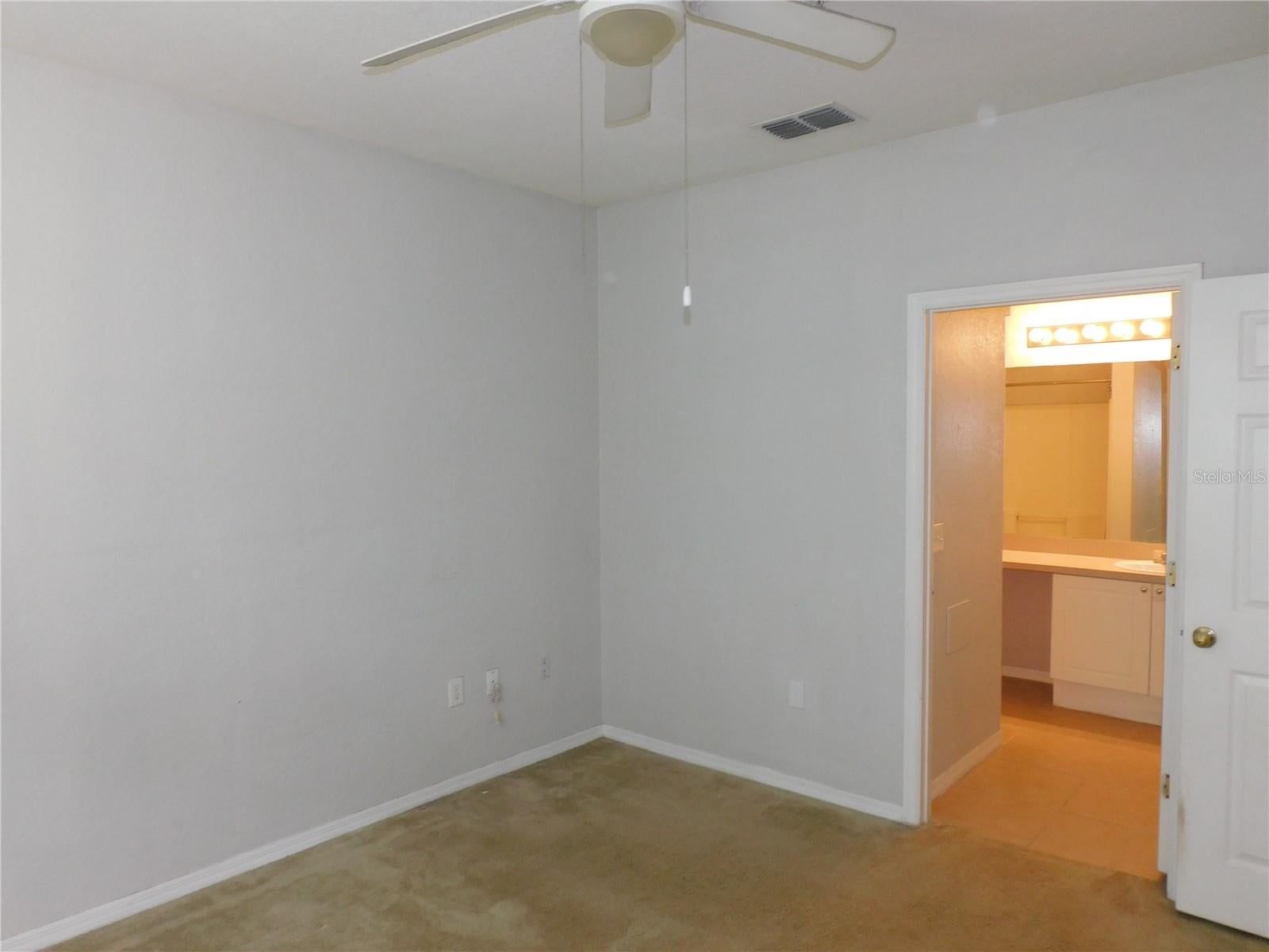 824 GRAND REGENCY POINT 102