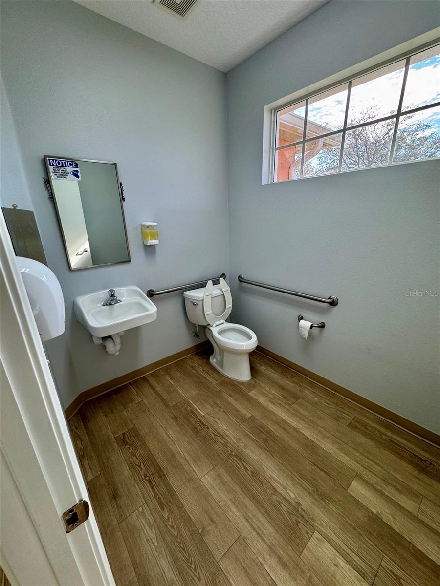 GOLDENROD CROSSINGS - Commercial Lease