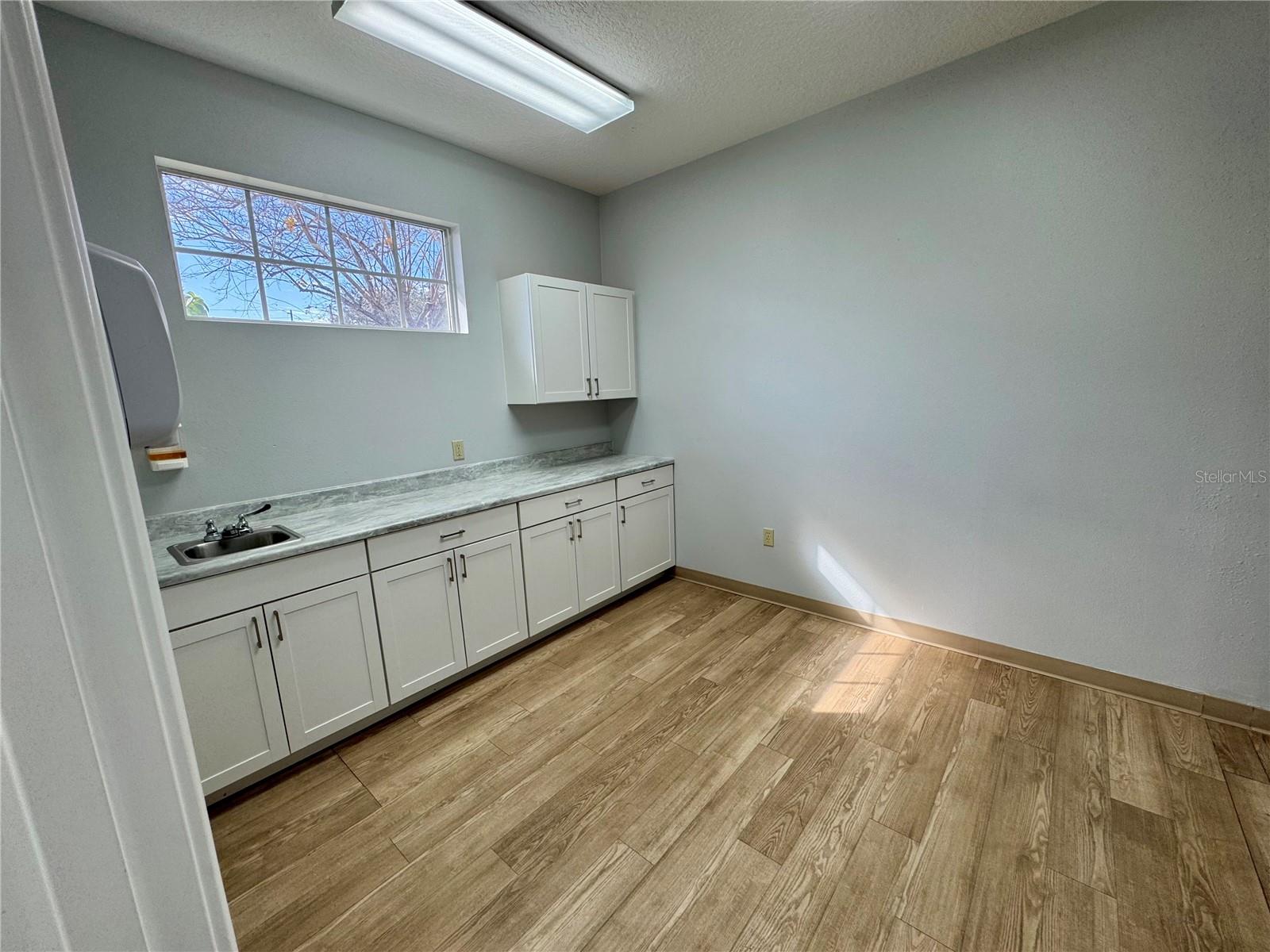 GOLDENROD CROSSINGS - Commercial Lease