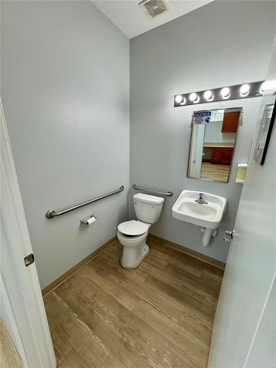 GOLDENROD CROSSINGS - Commercial Lease