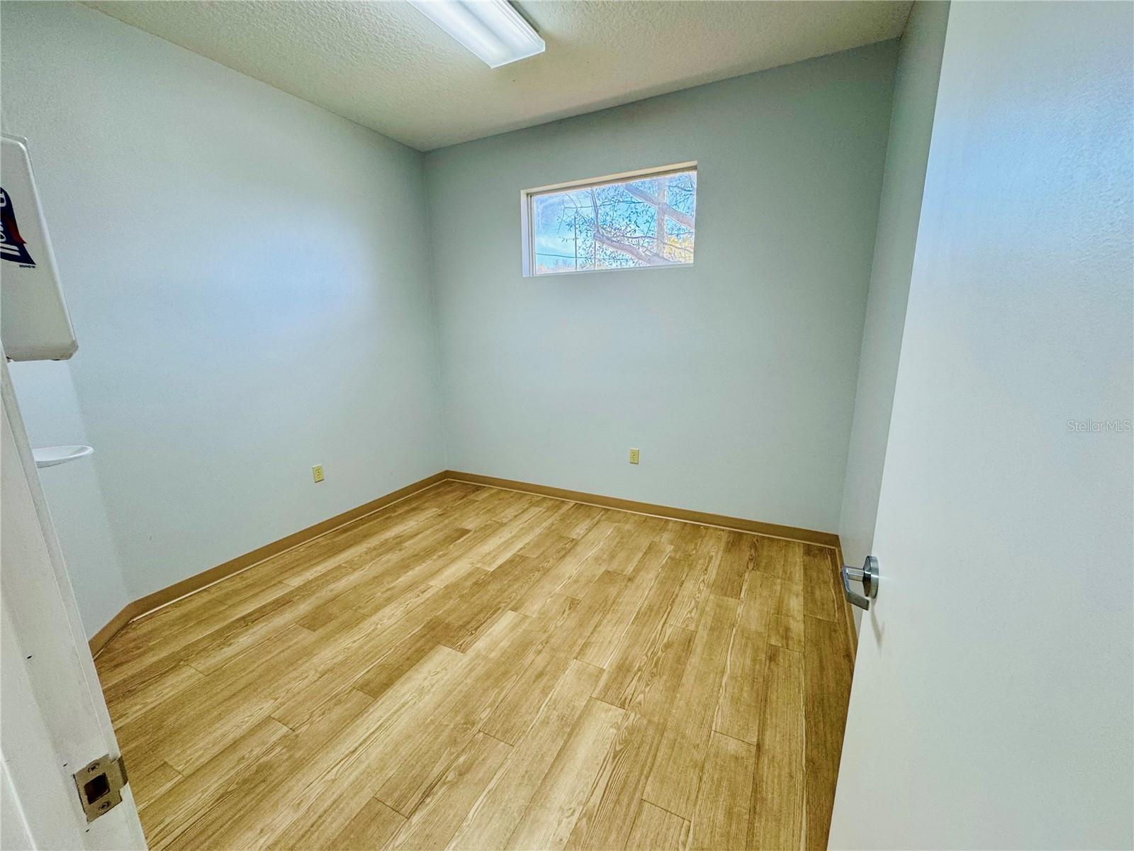 GOLDENROD CROSSINGS - Commercial Lease