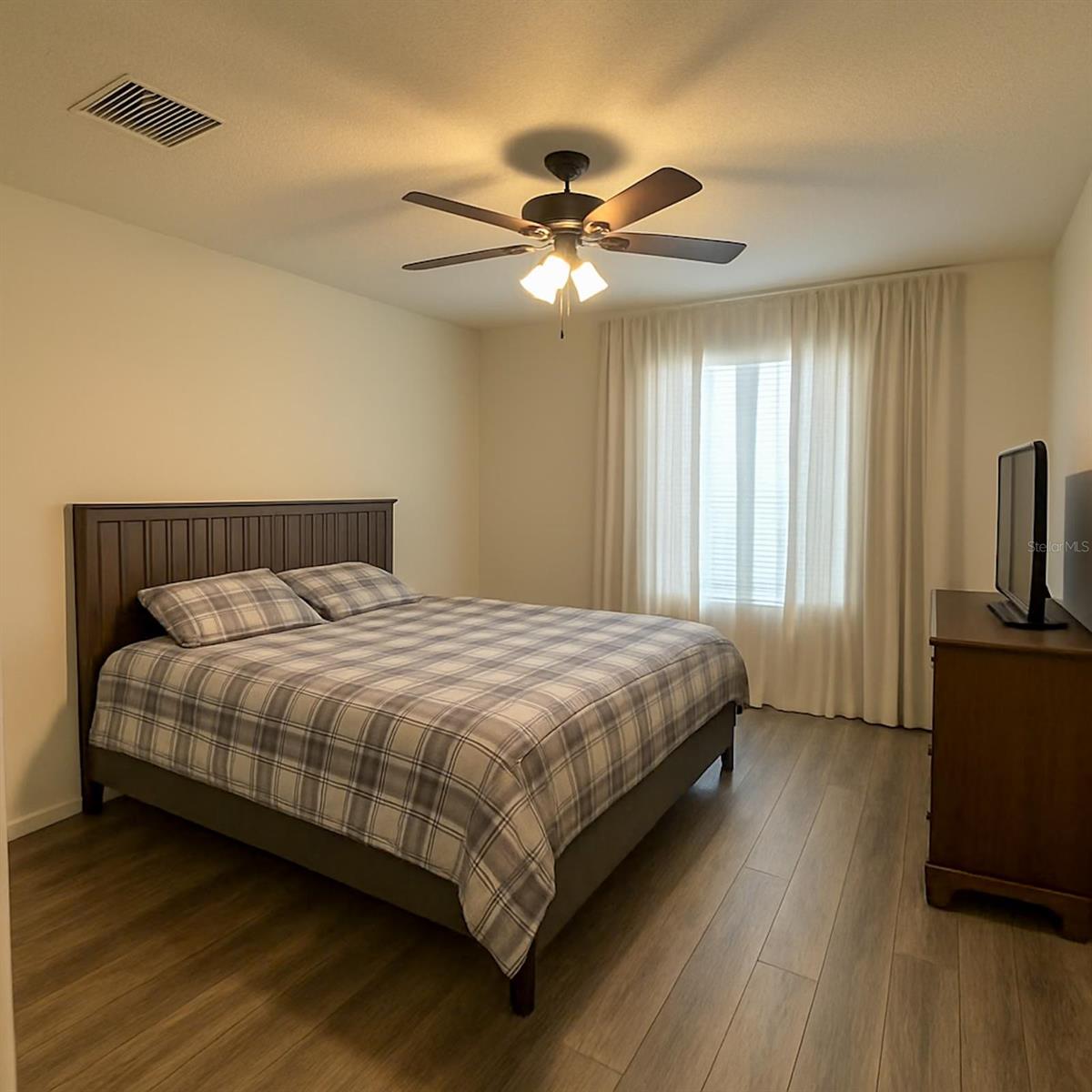 AVELAR CREEK NORTH - Residential Lease