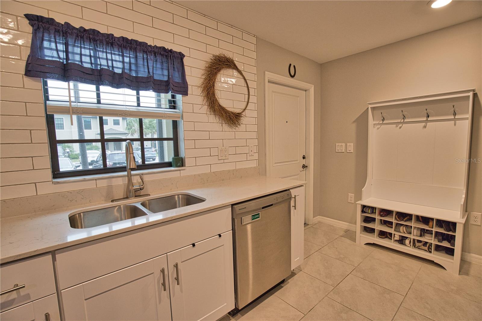 LANDINGS/WEST PORT PH 2 - Residential