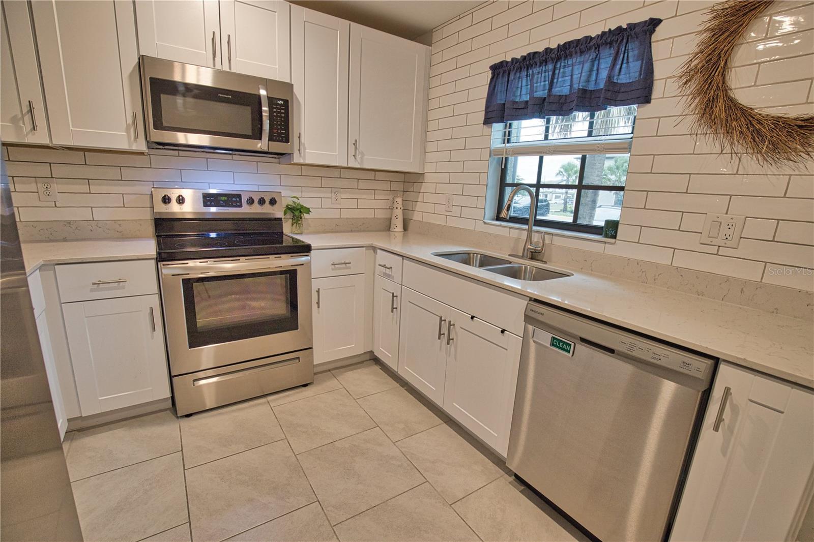 LANDINGS/WEST PORT PH 2 - Residential