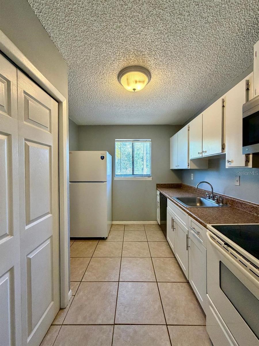 CHELSEA MDWS - Residential Lease