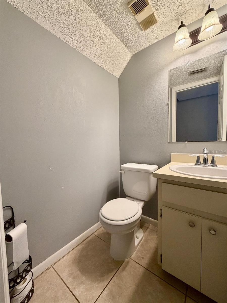 CHELSEA MDWS - Residential Lease