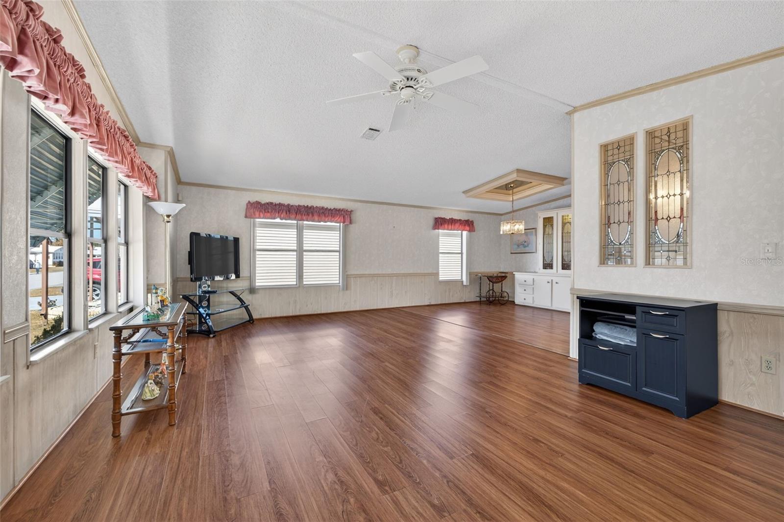 COLONY HILLS COMMUNITY - Residential