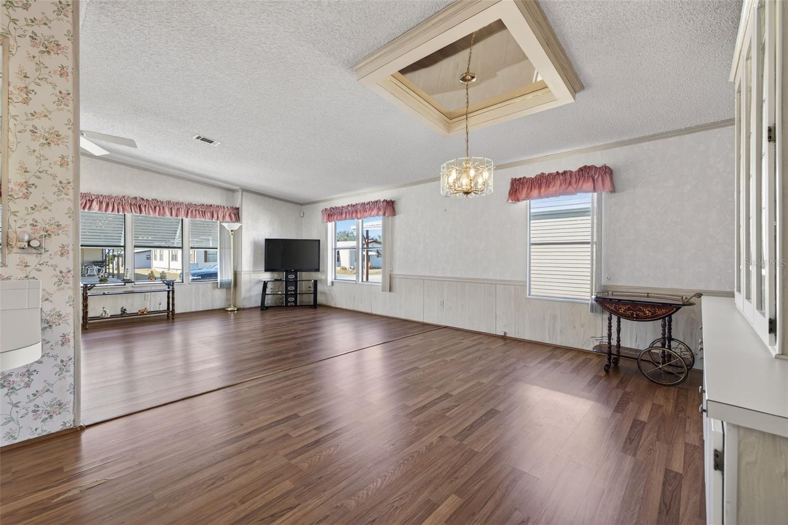 COLONY HILLS COMMUNITY - Residential