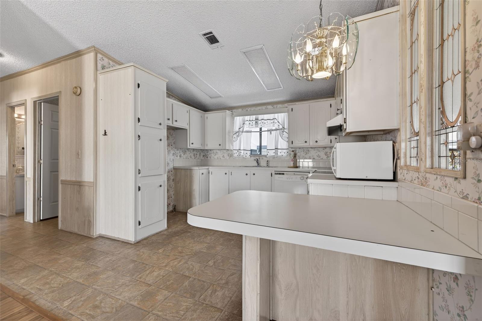 COLONY HILLS COMMUNITY - Residential