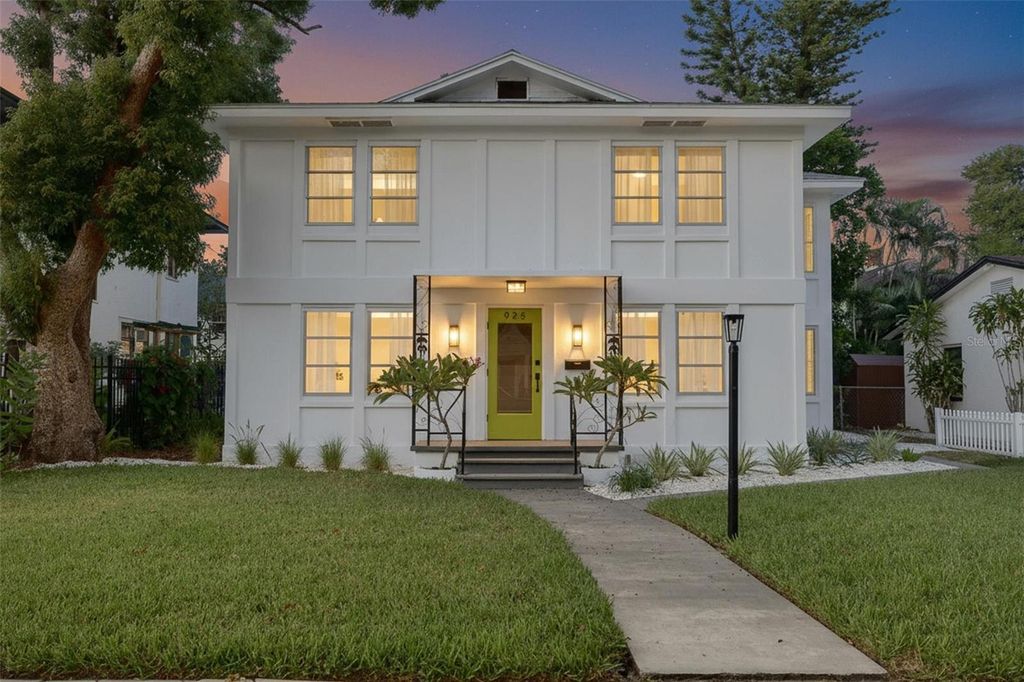 Photo of 925 16th Avenue N, St Petersburg, FL 33704 (MLS # TB8448105)