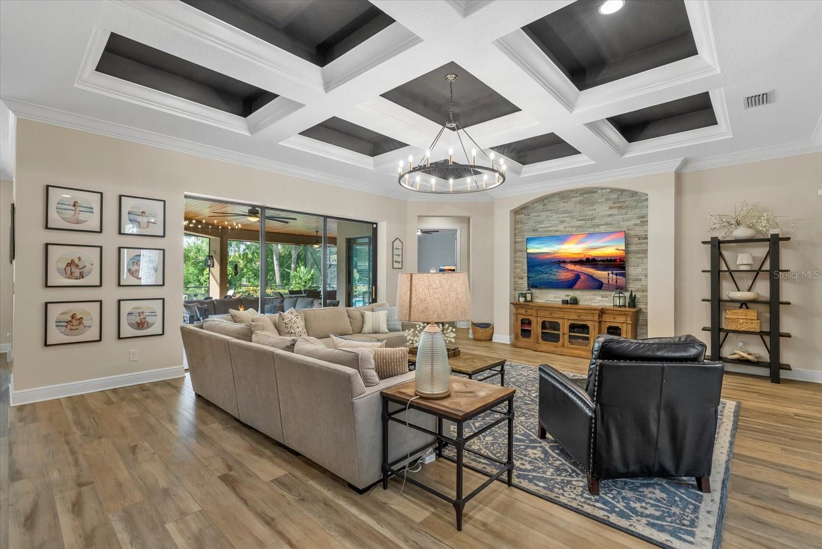 COUNTRY CLUB EAST AT LAKEWD RNCH RR - Residential