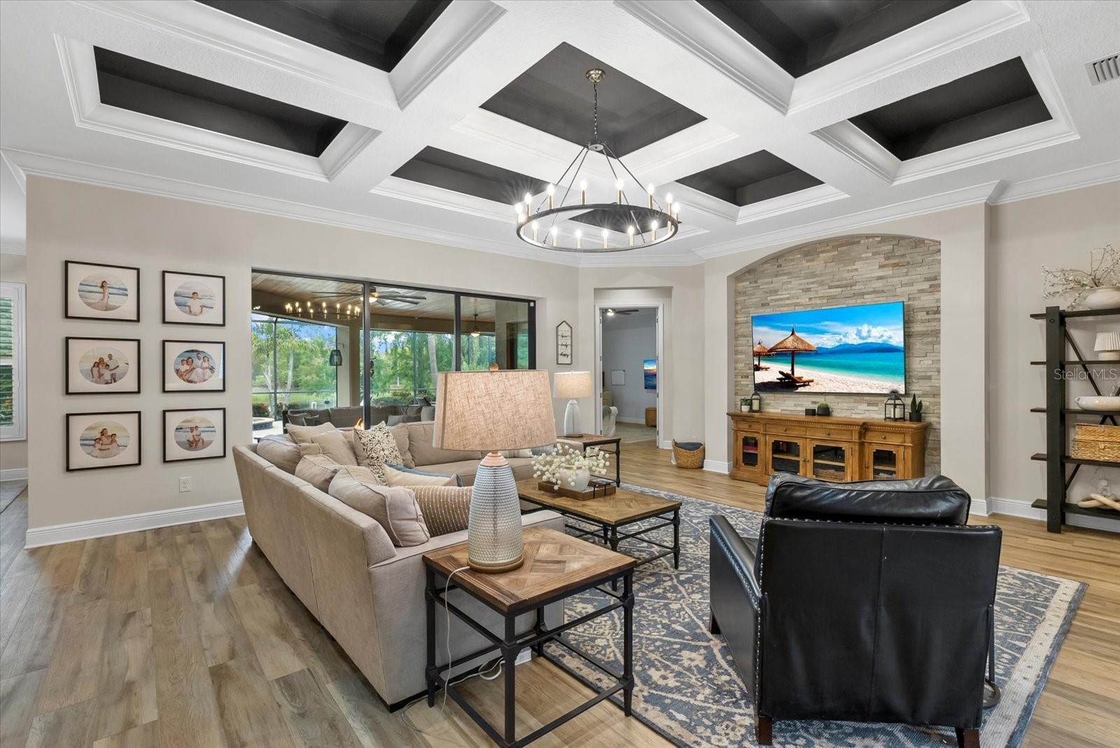 COUNTRY CLUB EAST AT LAKEWD RNCH RR - Residential