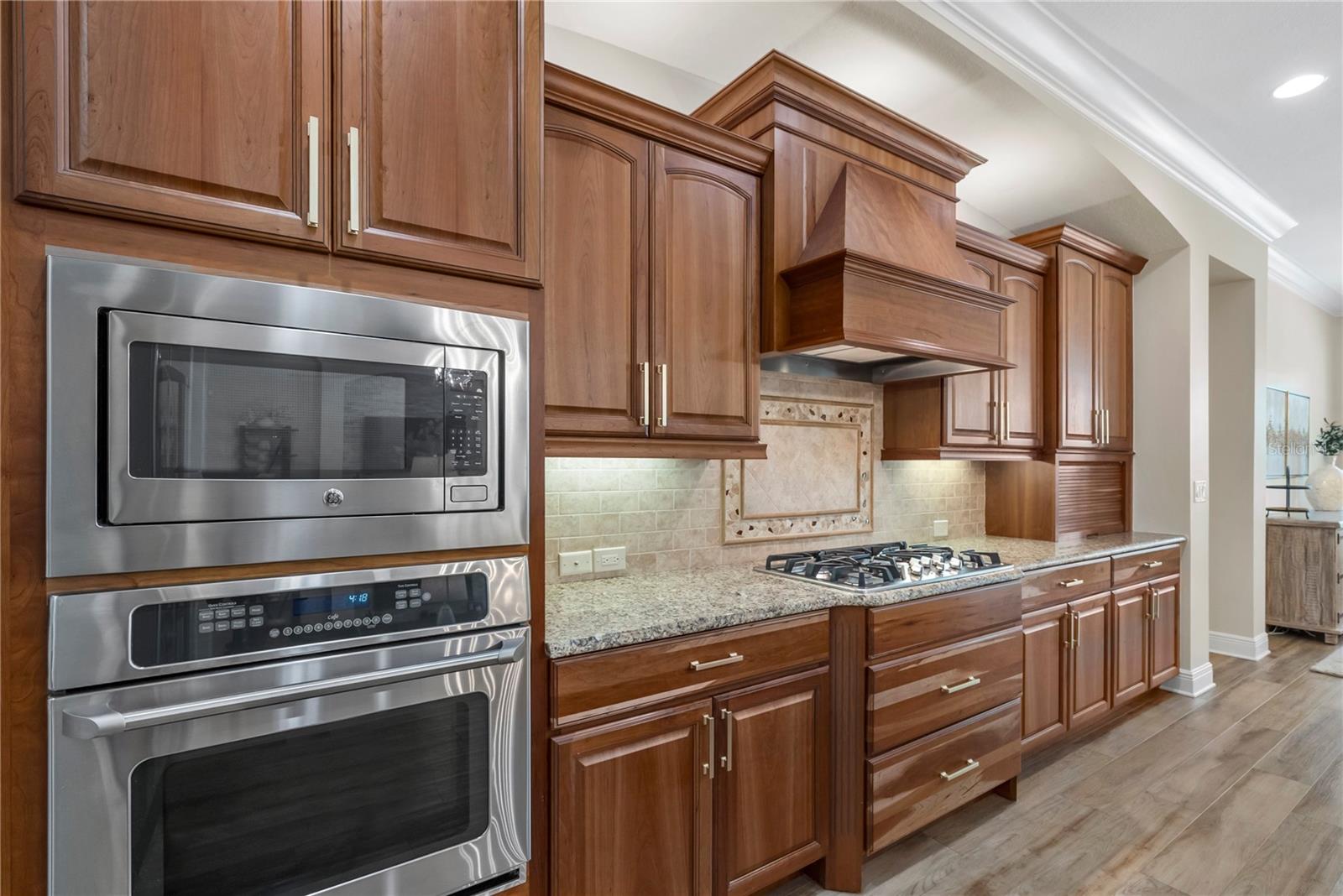 COUNTRY CLUB EAST AT LAKEWD RNCH RR - Residential