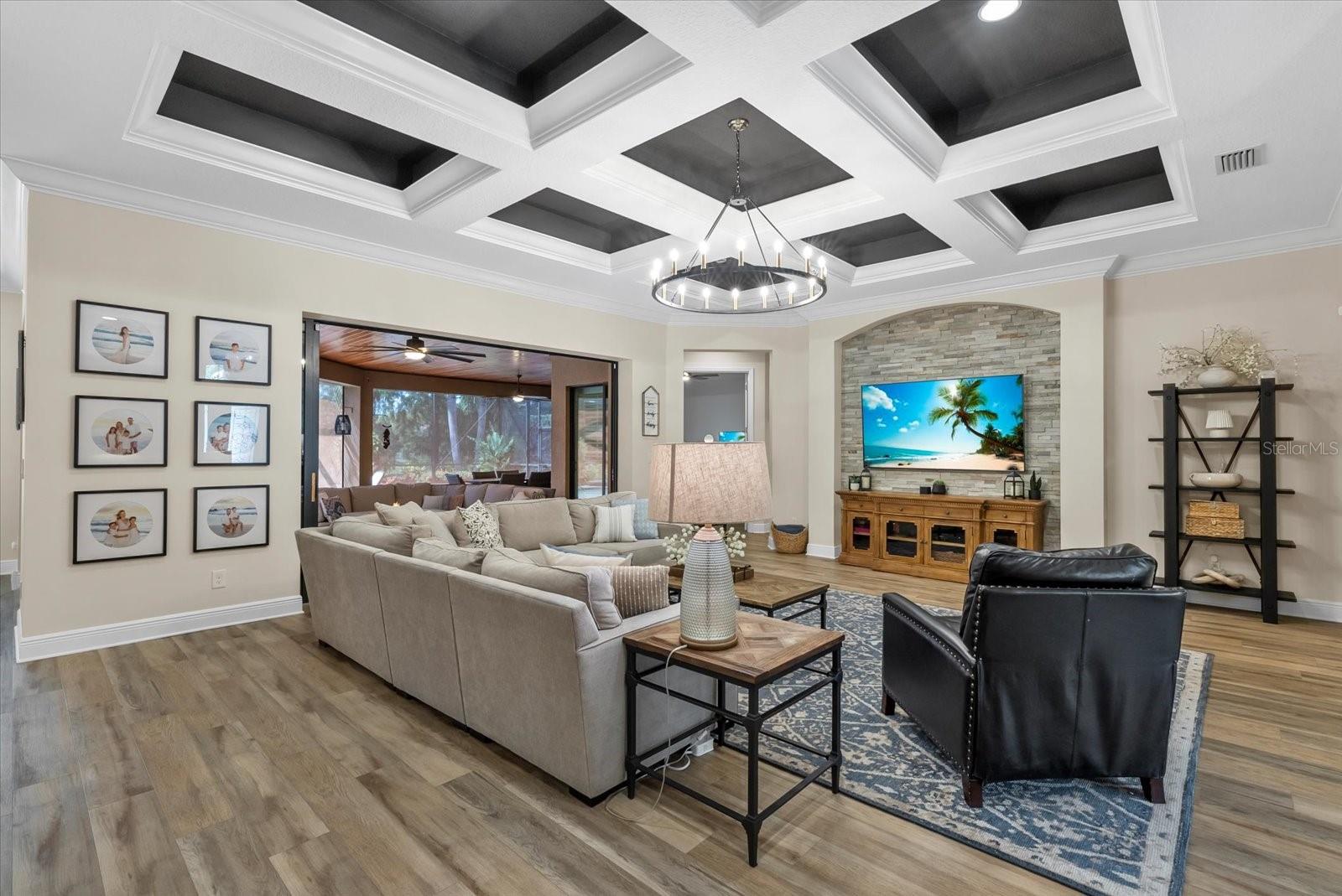 COUNTRY CLUB EAST AT LAKEWD RNCH RR - Residential