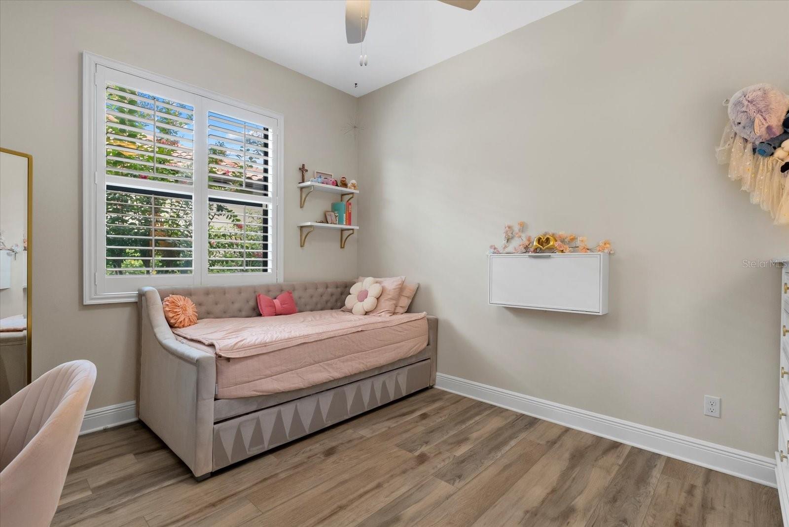 COUNTRY CLUB EAST AT LAKEWD RNCH RR - Residential