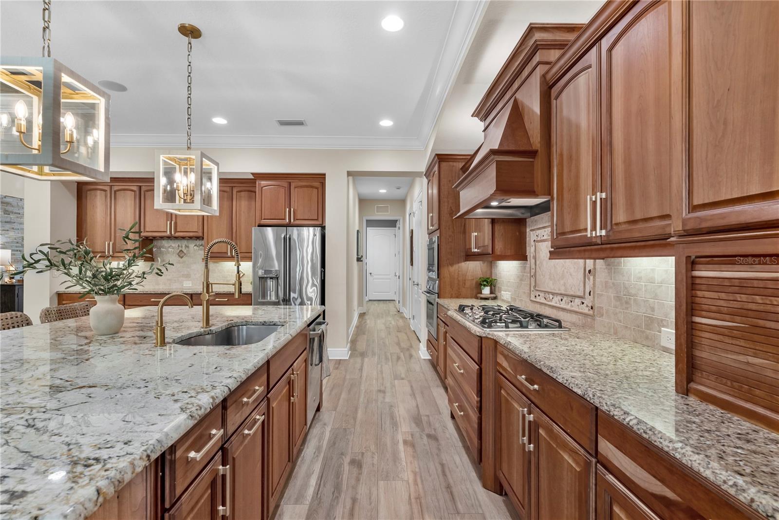 COUNTRY CLUB EAST AT LAKEWD RNCH RR - Residential