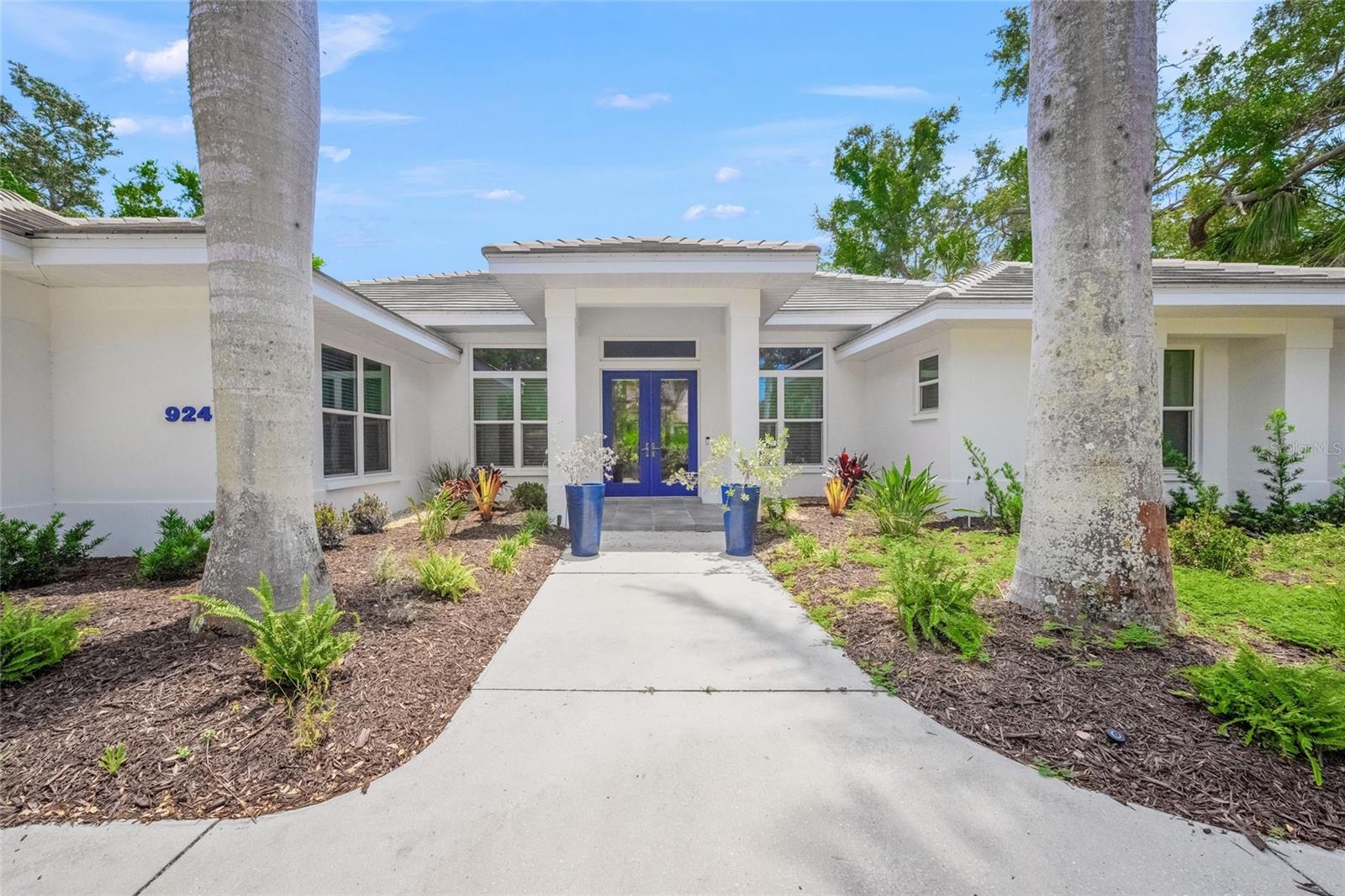 924 INDIAN BEACH DRIVE