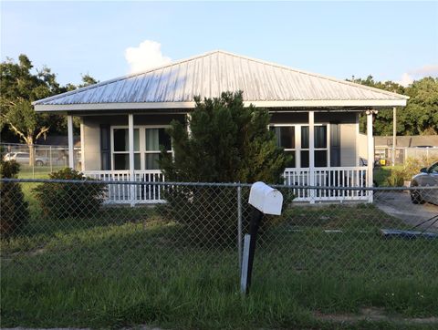 Photo of 423 Midway Avenue, Mascotte, FL 34753 (MLS # S5129198)