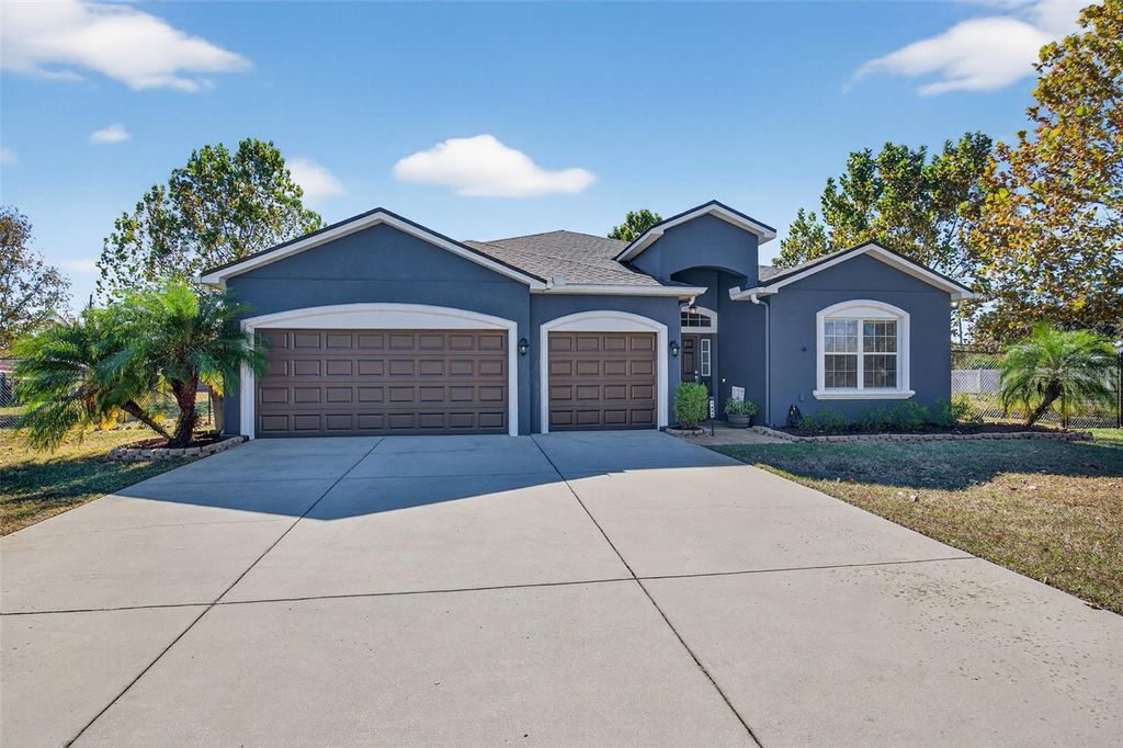 Photo of 4645 Executive Meadows Drive, Plant City, FL 33567 (MLS # TB8451938)