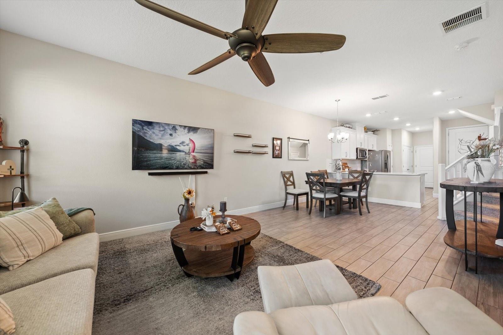 HERITAGE OAKS TWNHMS - Residential