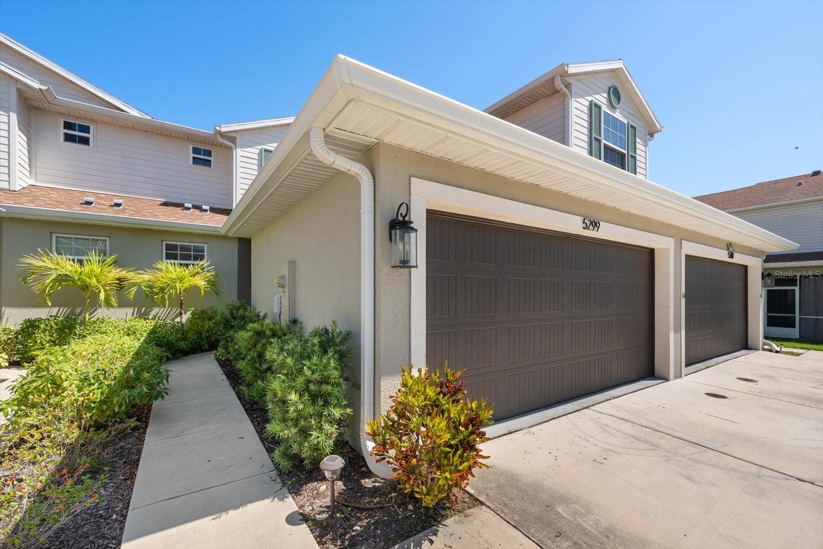 HERITAGE OAKS TWNHMS - Residential