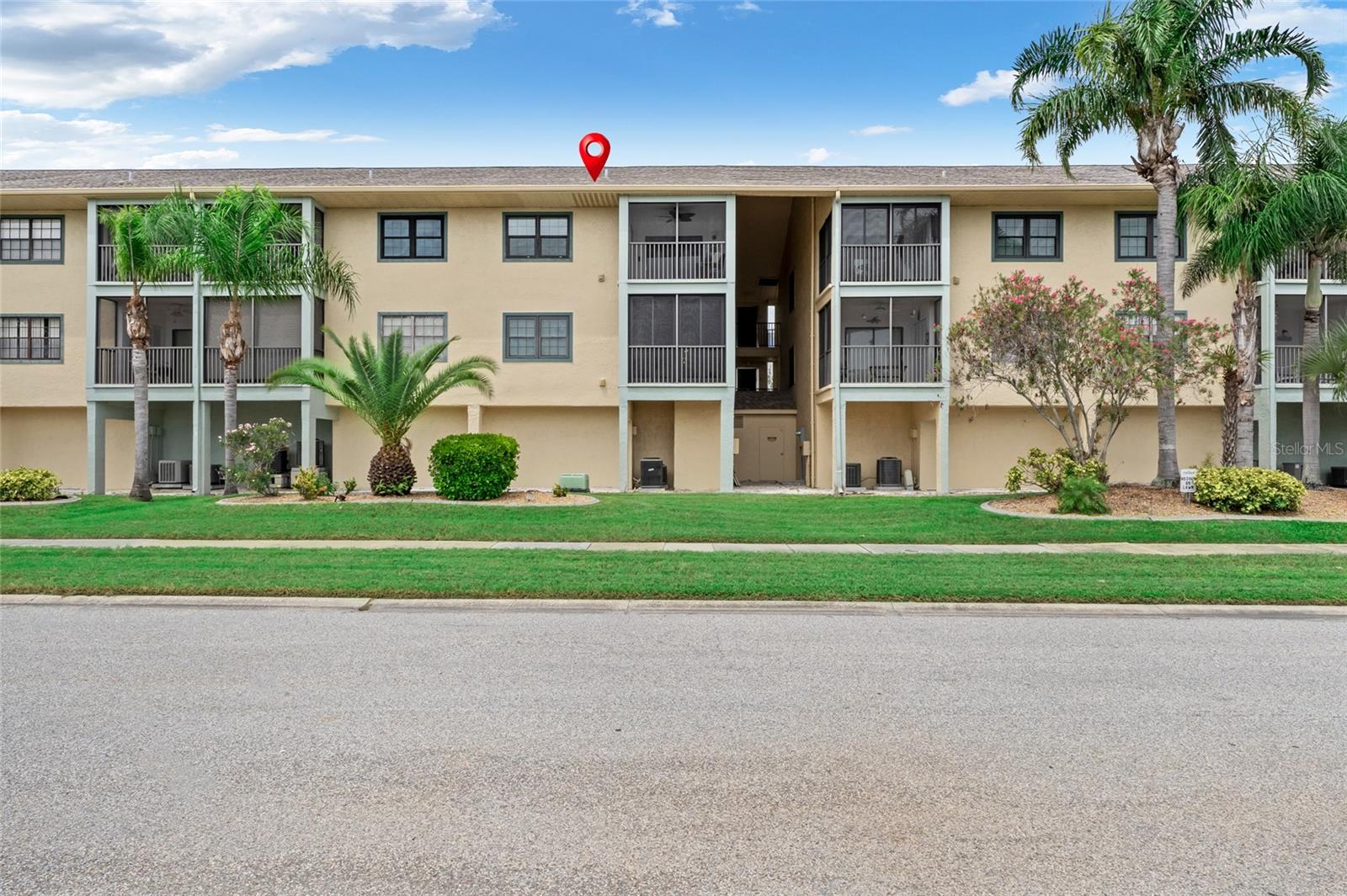 HARBOR POINTE CONDO - Residential