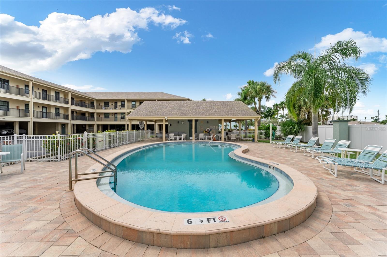 HARBOR POINTE CONDO - Residential