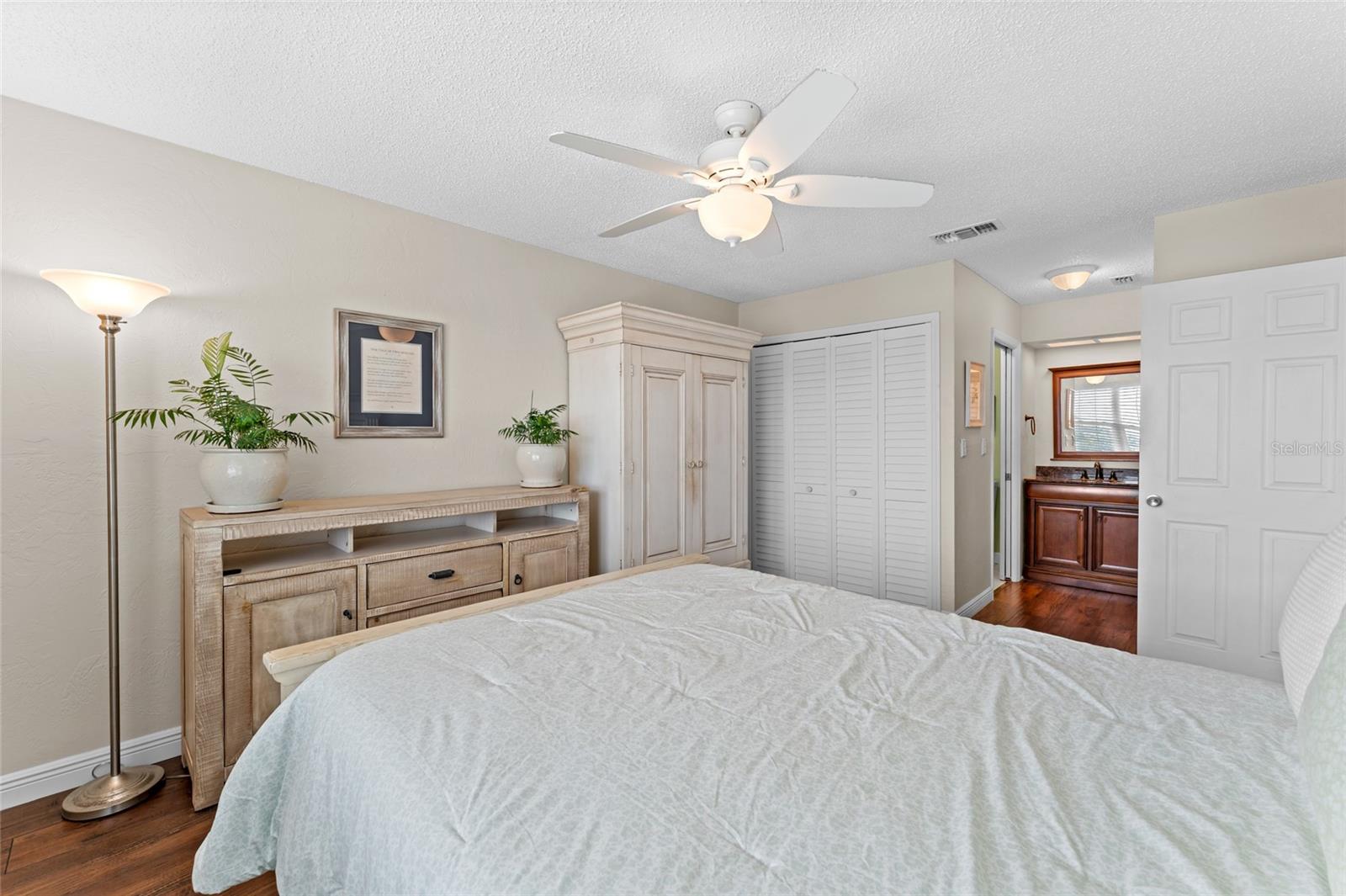 HARBOR POINTE CONDO - Residential