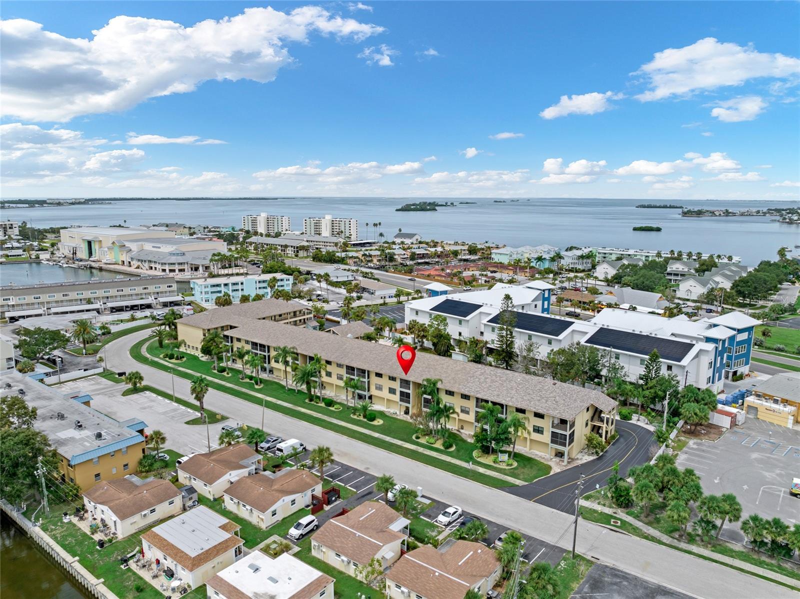 HARBOR POINTE CONDO - Residential